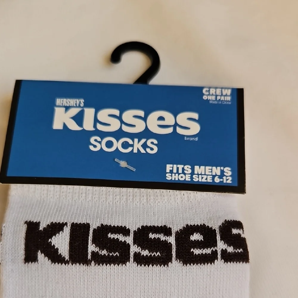HERSHEYS KISSES Mens Graphic Crew Socks 6-12